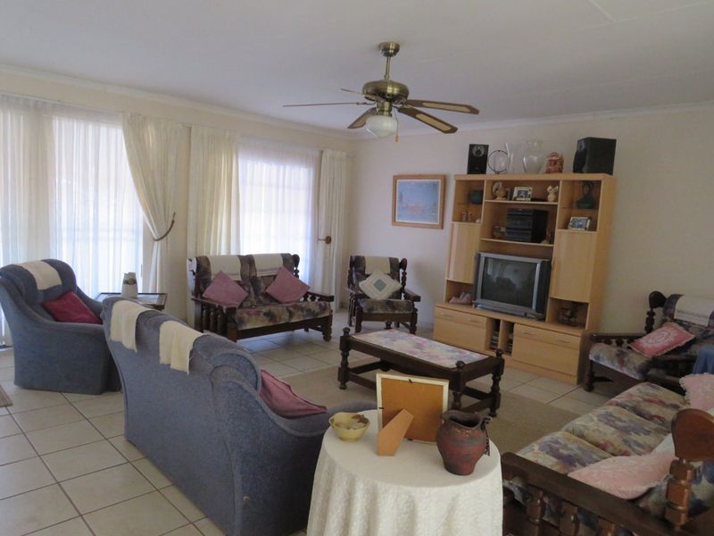 3 Bed House in Vaal Park, Orkney for Sale - Photo 3
