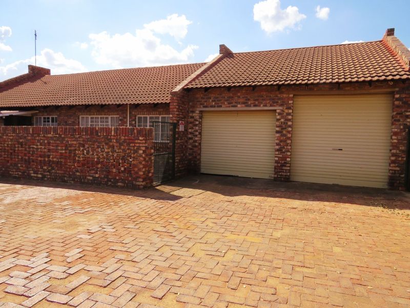 3 Bed House in Vaal Park, Orkney for Sale - Photo 2