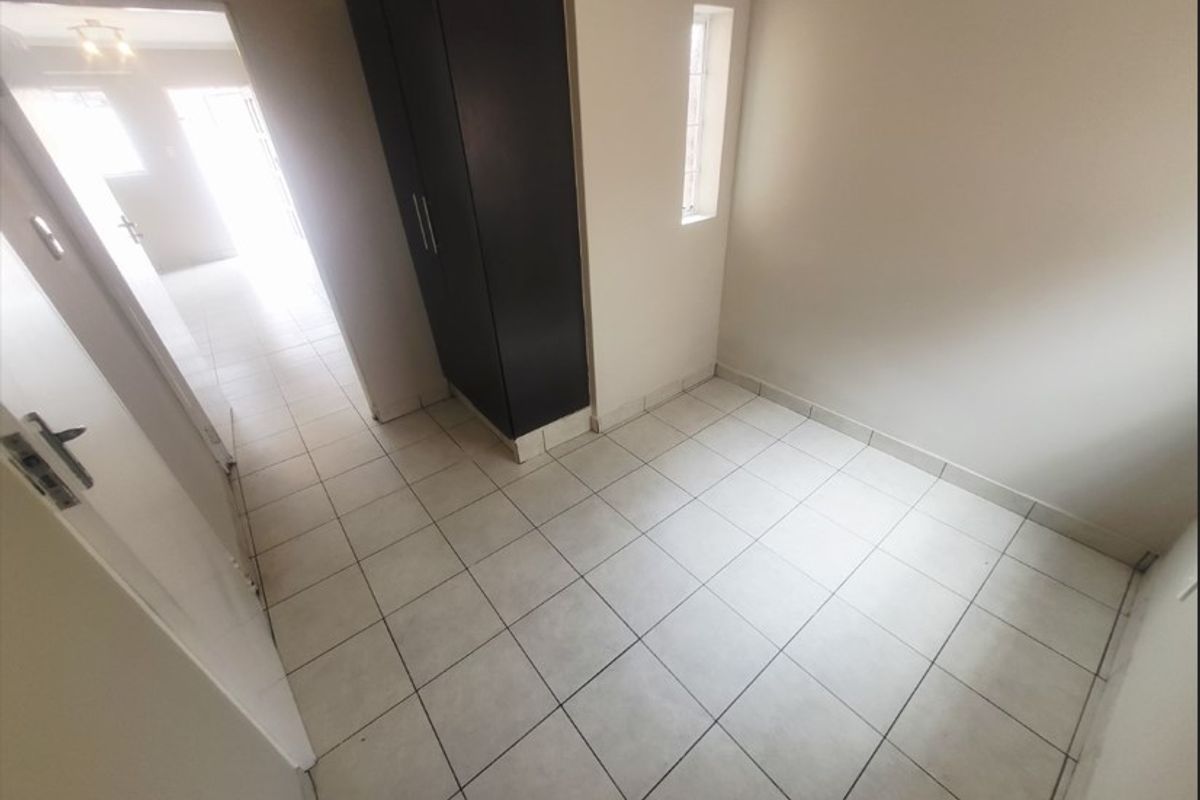 I BED SIMPLEX 4 MINUTES FROM SANDTON CBD - Photo 5