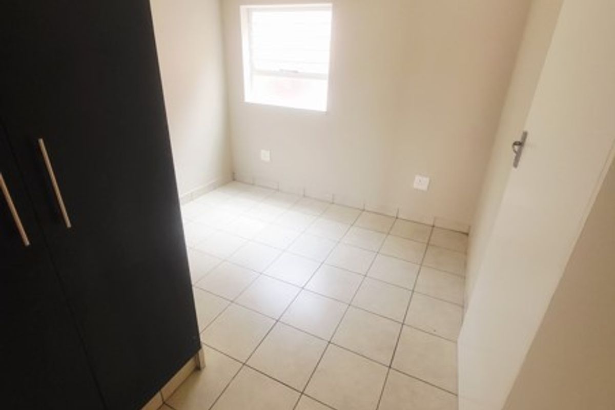 I BED SIMPLEX 4 MINUTES FROM SANDTON CBD - Photo 4