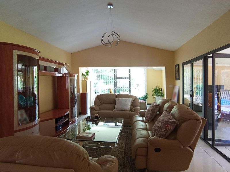 4 Bedrooms, 4 Bathrooms, 4 Living Rooms house in Waterkloof - Photo 5