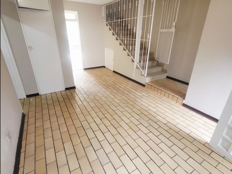 4 BED, 2.5 BATH DUPLEX LOCATED 5 MINUTES FROM SANDTON CBD - Photo 9