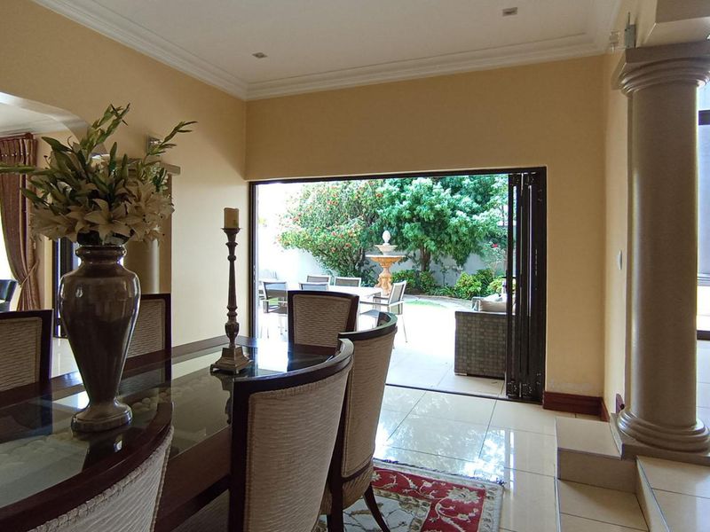 Exquisite 4-Bedroom Family Residence in Prestigious Savannah Hills Estate - Photo 5
