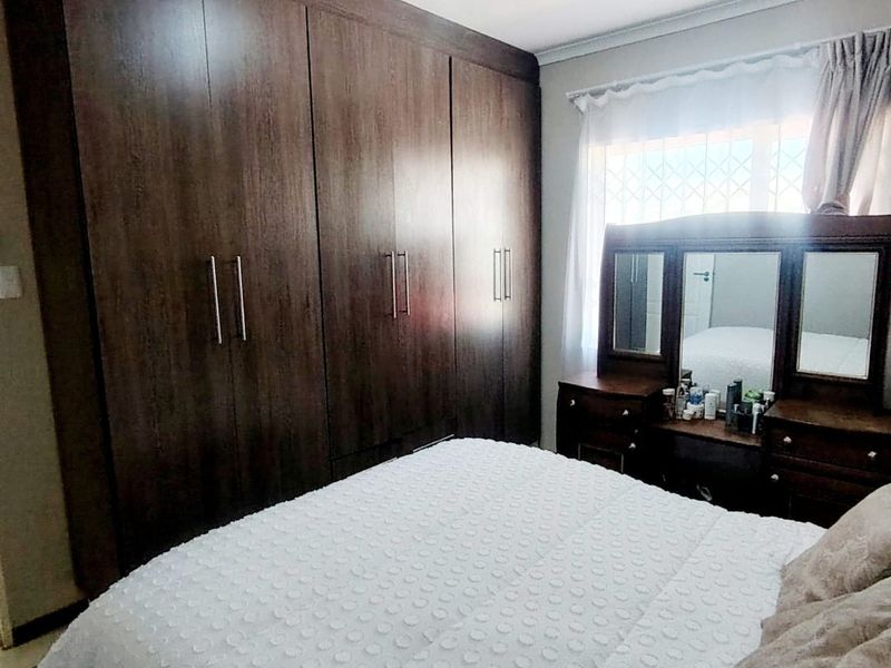 3 Bedroom House in Haven Hills  - Photo 4