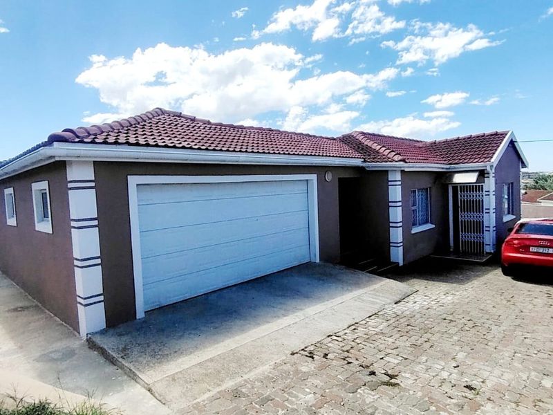 3 Bedroom House in Haven Hills  - Photo 2