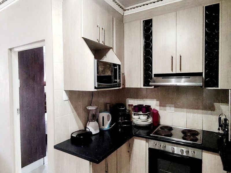 3 Bedroom House in Haven Hills  - Photo 3