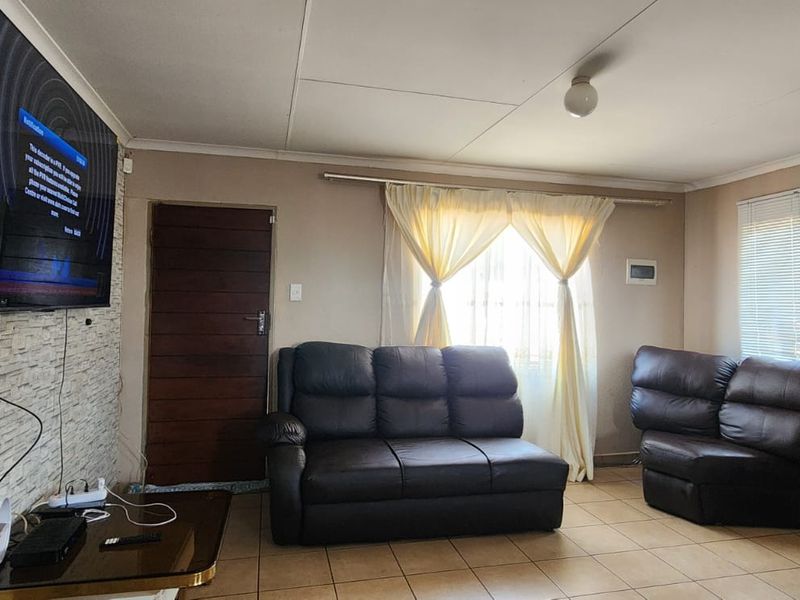 Authentic family home for sale - Photo 8