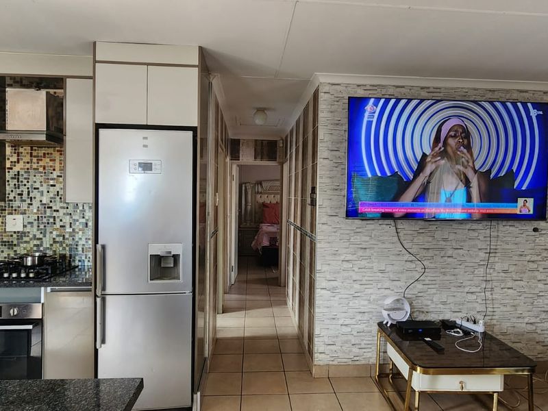 Authentic family home for sale - Photo 7