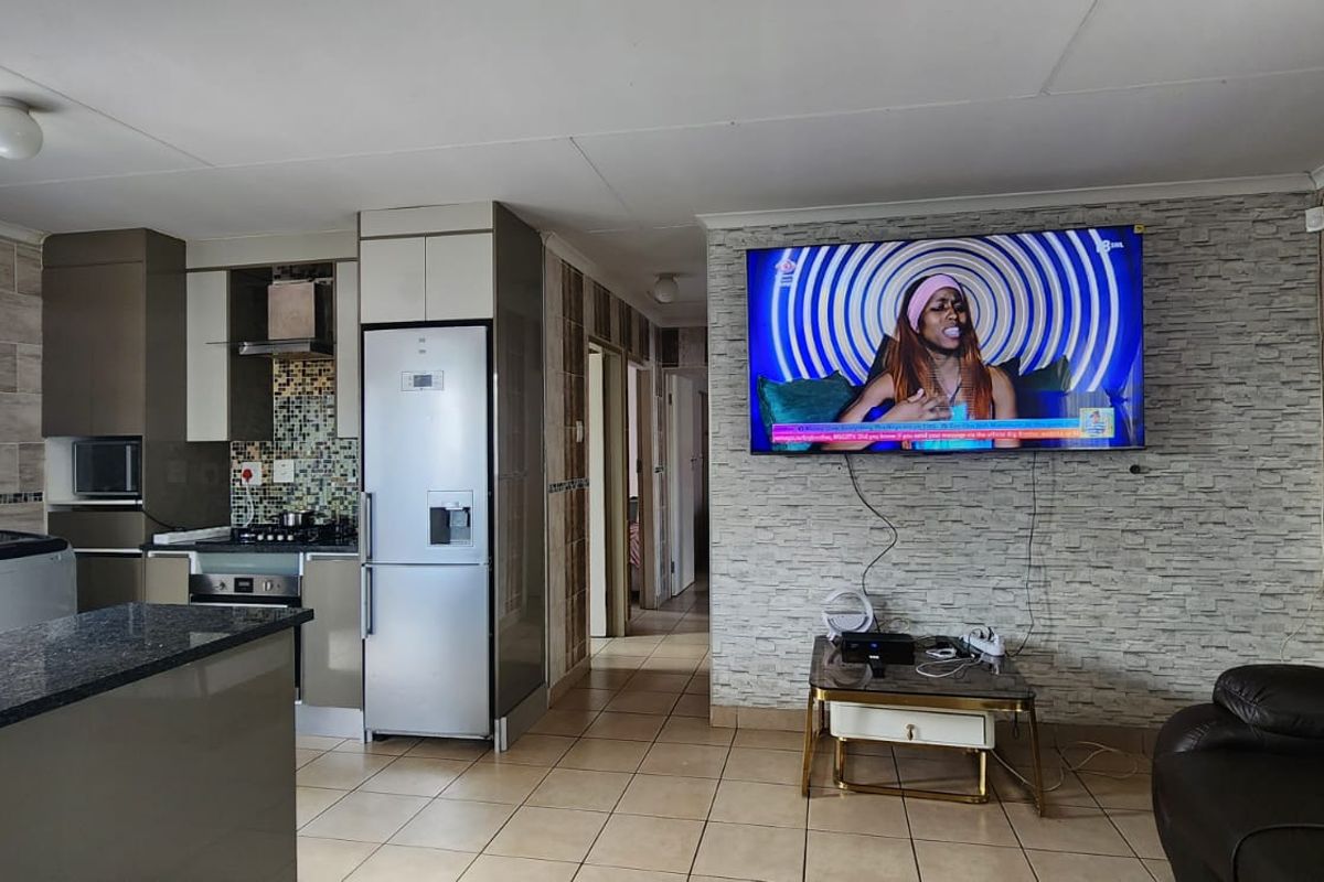 Authentic family home for sale - Photo 3