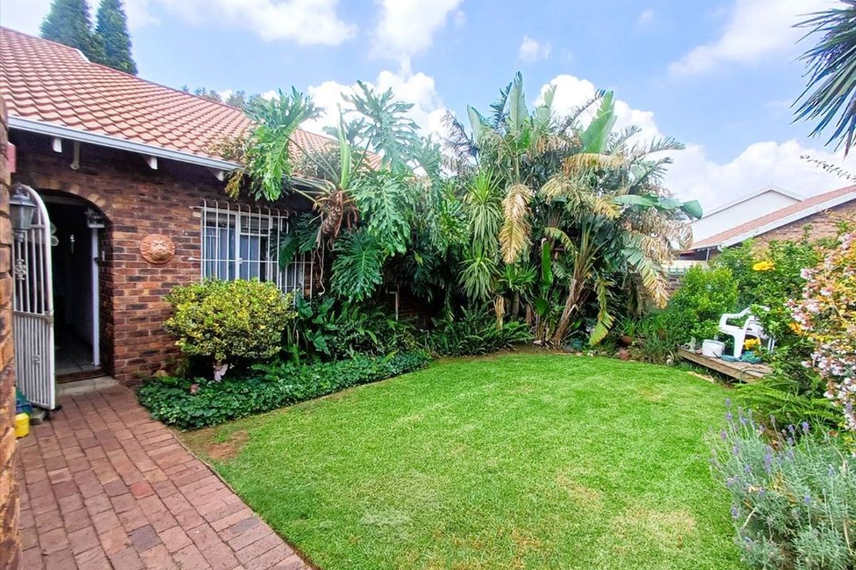 Spacious 3-Bedroom Family Home with Double Garage - Photo 3