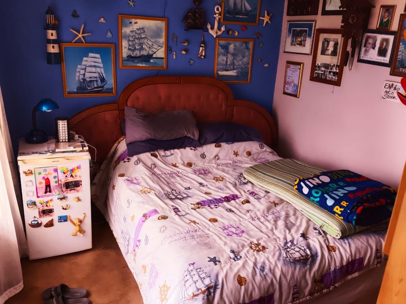 Elegant Family Living in Nimrod Park - Photo 7