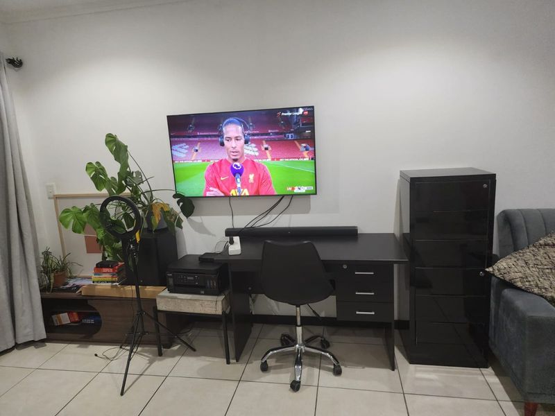 Nice Fully Furnished Bachelor Unit to Rent at Sunninghill - Photo 8