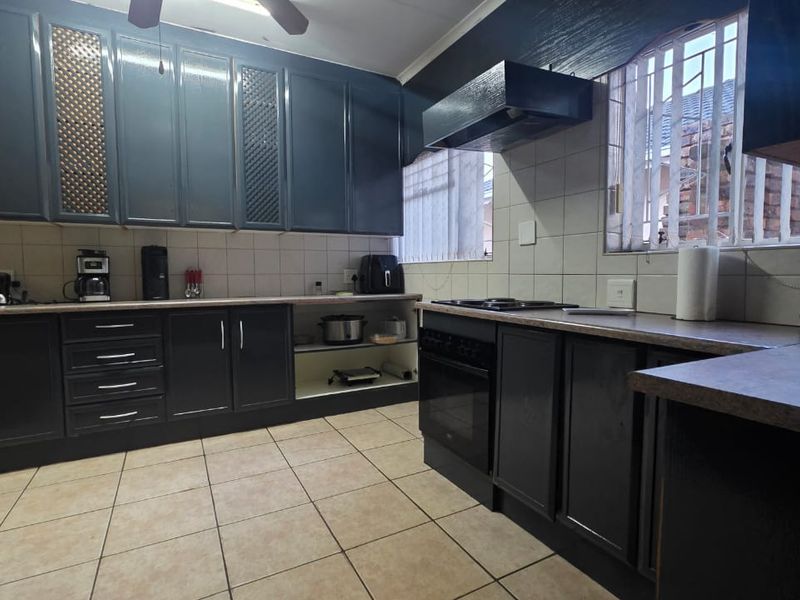 Flamwood Dream Home – Modern Comfort Meets Sustainable Living - Photo 8