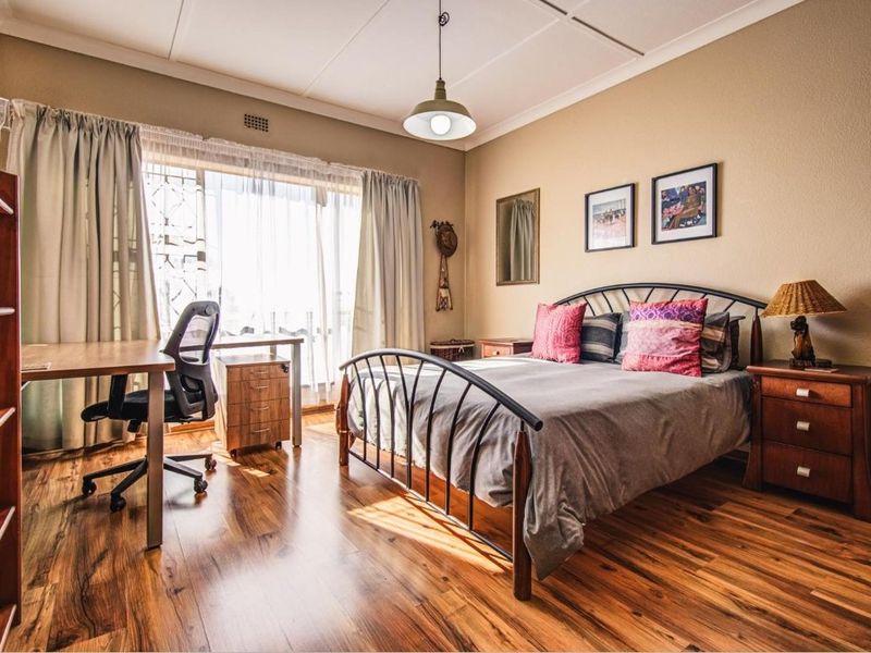 The Perfect 5 Bedroom Family Home - Designed for Every Need - Photo 10