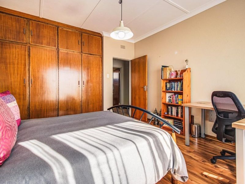 The Perfect 5 Bedroom Family Home - Designed for Every Need - Photo 9