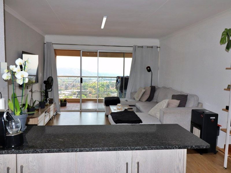 2 Bedroom, 2 Bathroom Modern Unit in Primrose Hill - Photo 3