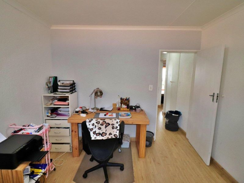 2 Bedroom, 2 Bathroom Modern Unit in Primrose Hill - Photo 10