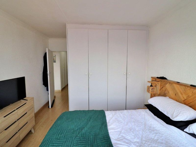 2 Bedroom, 2 Bathroom Modern Unit in Primrose Hill - Photo 8