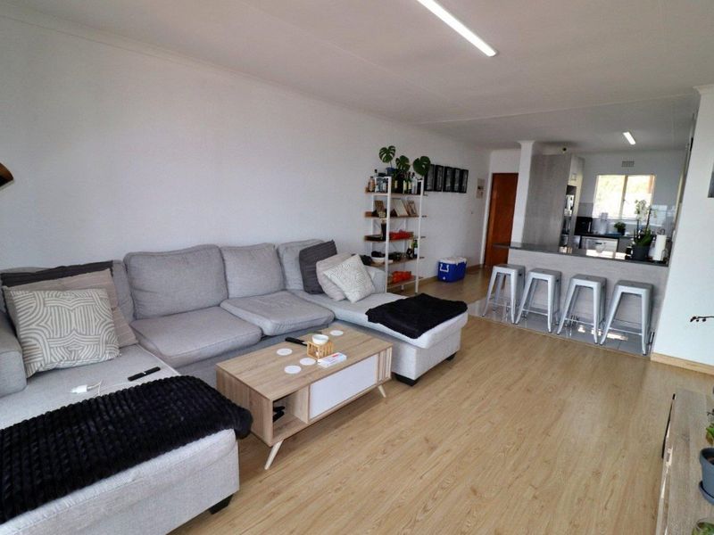 2 Bedroom, 2 Bathroom Modern Unit in Primrose Hill - Photo 4
