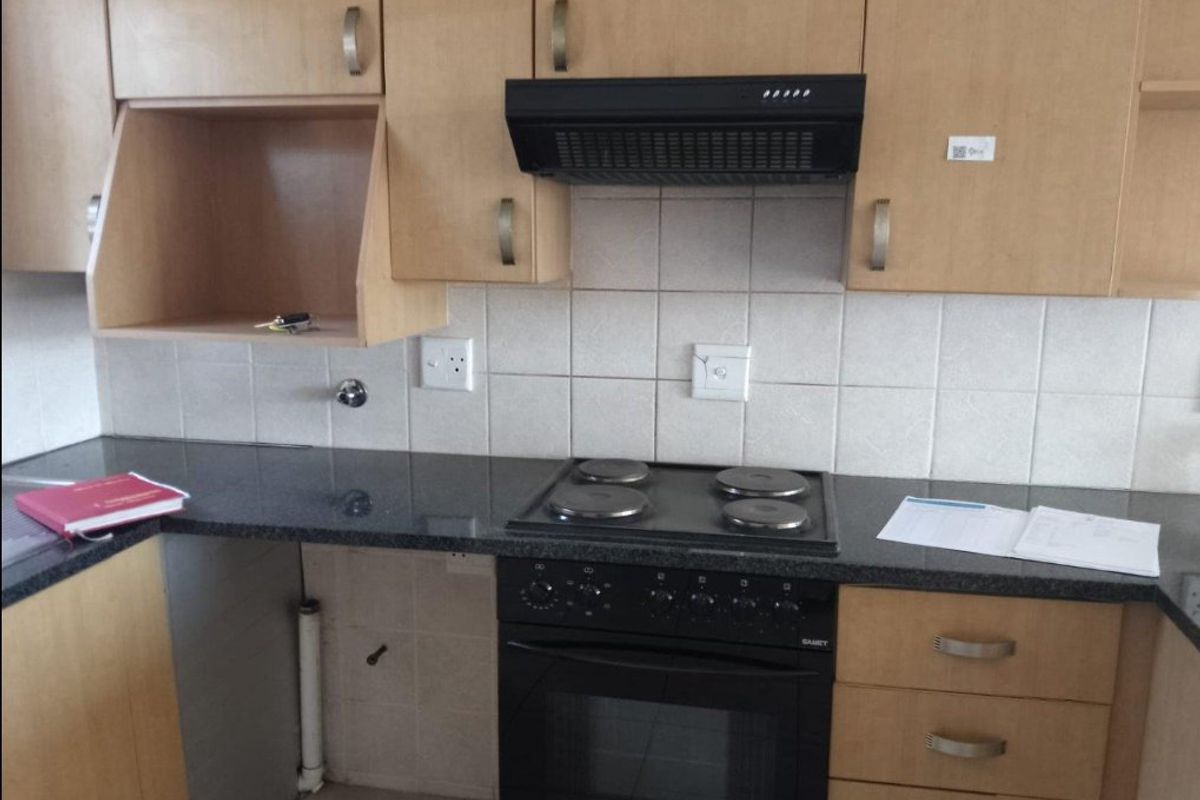 Modern North-facing duplex with city view - Photo 5