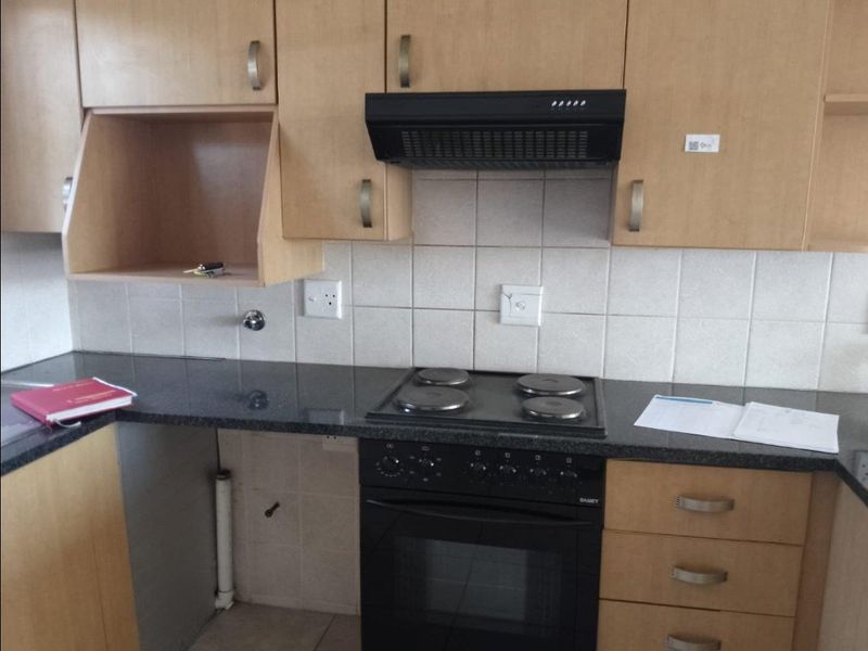 Modern North-facing duplex with city view - Photo 5