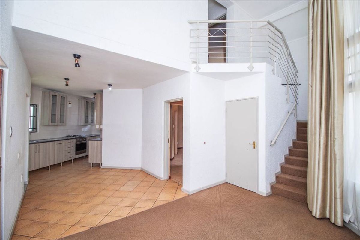 Modern Family Home Layout - Photo 2