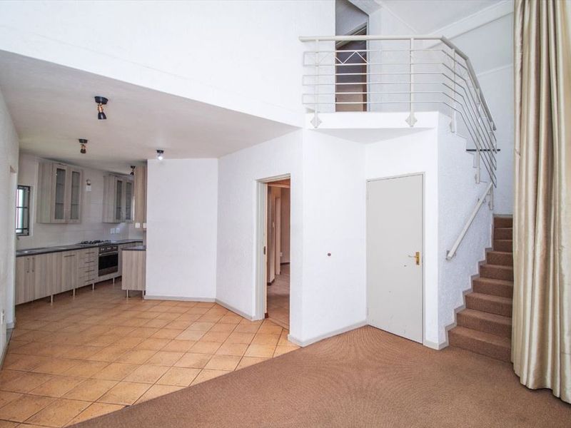 Modern Family Home Layout - Photo 2