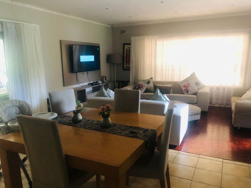 4 Bedrooms, 2 Bathrooms House For Sale In Kloof, Durban - Photo 7