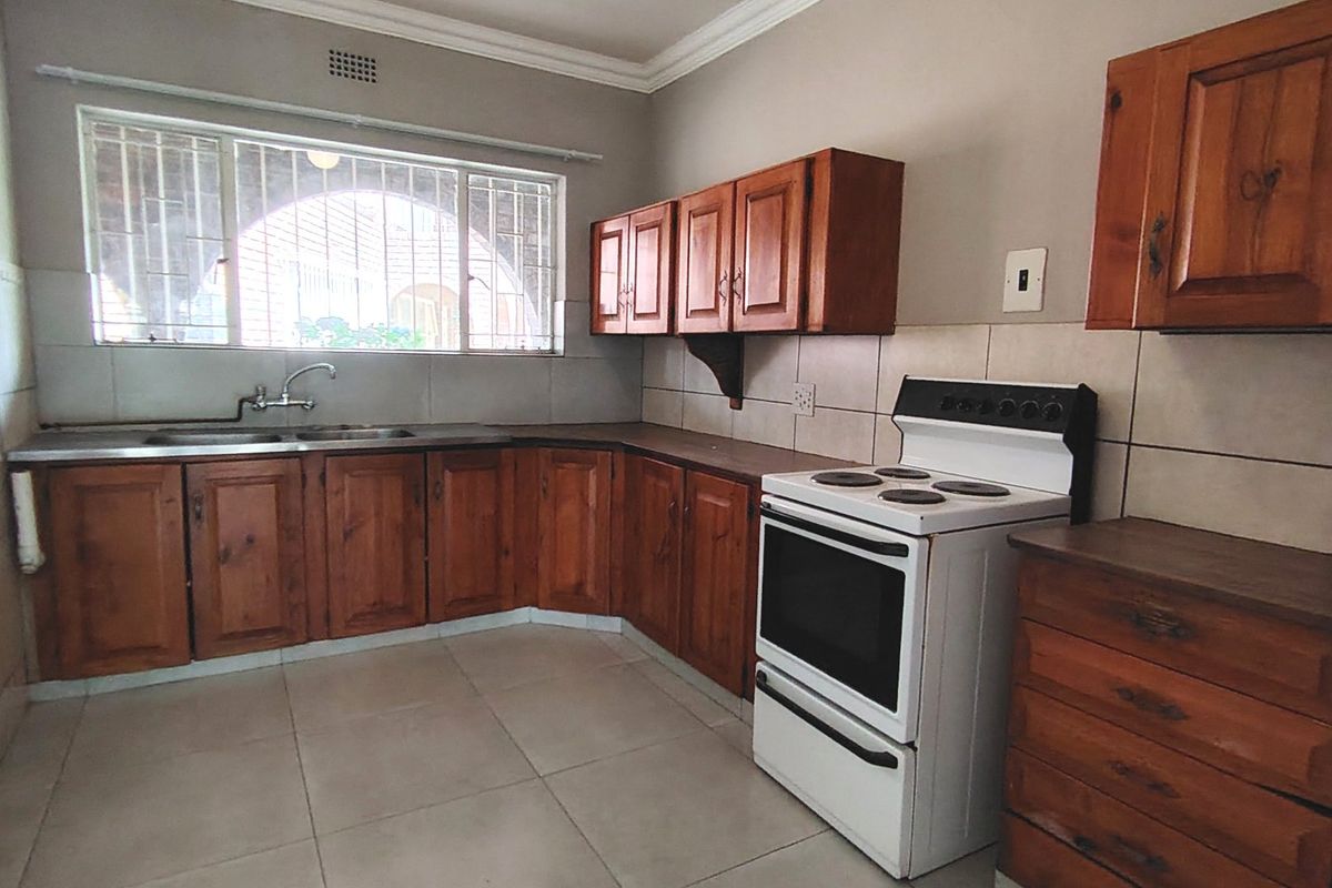 Stunning ground floor Apartment with Garage. - Photo 4