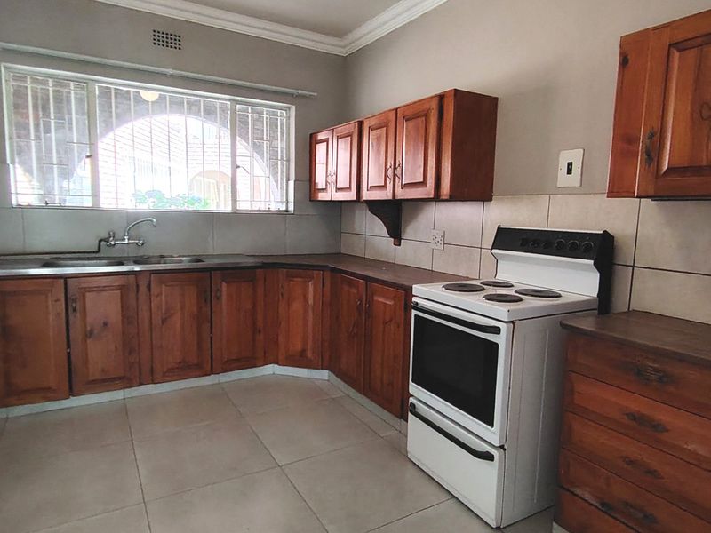 Stunning ground floor Apartment with Garage. - Photo 4