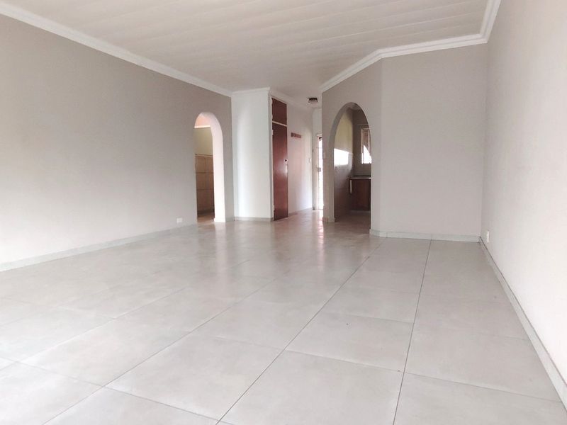 Stunning ground floor Apartment with Garage. - Photo 9