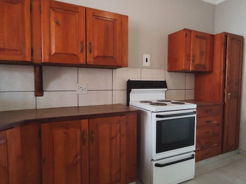 Stunning ground floor Apartment with Garage. - Photo 7