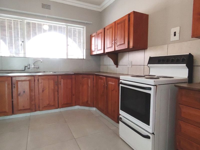 Stunning ground floor Apartment with Garage. - Photo 6