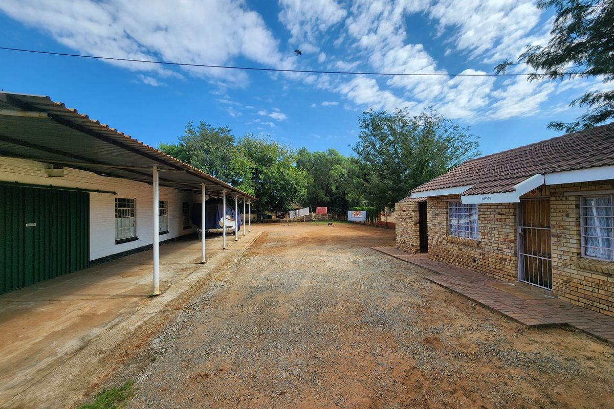 INDUSTRIAL PROPERTY FOR SALE IN STILFONTEIN EXT 3 - Photo 2