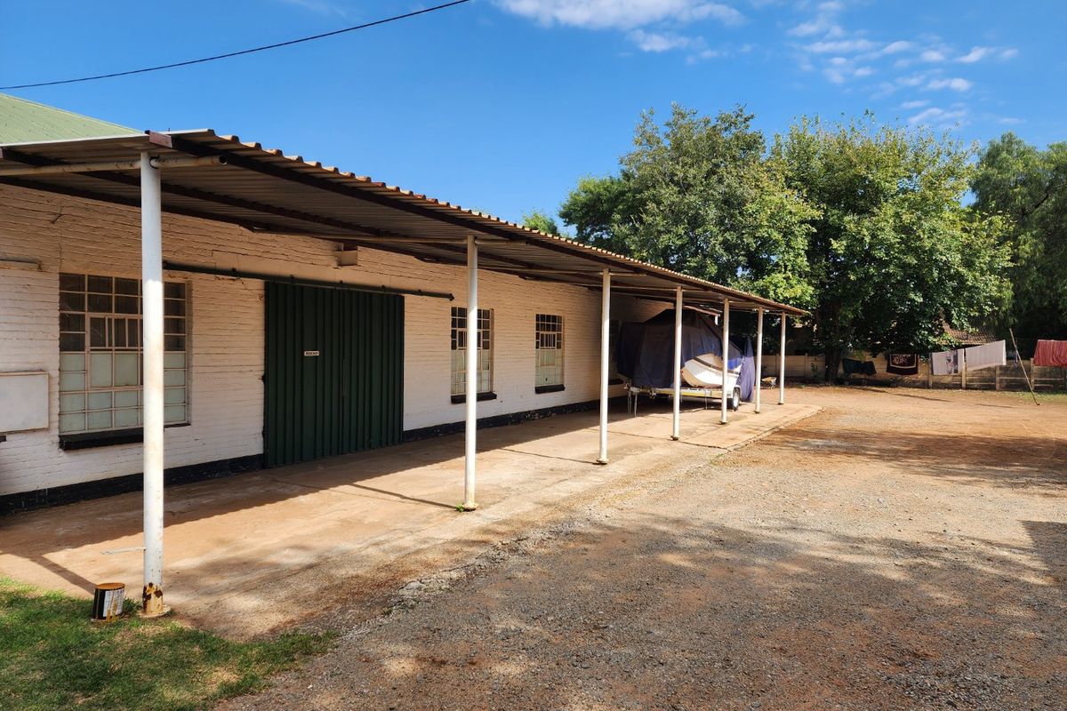 INDUSTRIAL PROPERTY FOR SALE IN STILFONTEIN EXT 3 - Photo 4