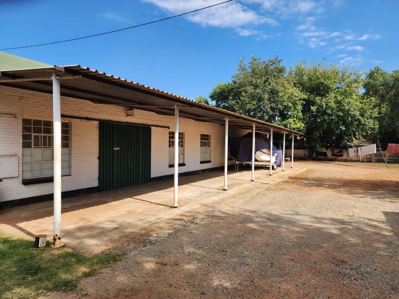 INDUSTRIAL PROPERTY FOR SALE IN STILFONTEIN EXT 3 - Photo 4