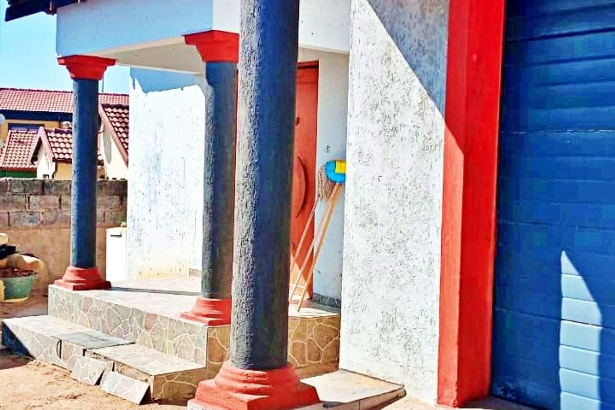 Beautiful 4-Bedroom Double-Storey Family Home - Photo 2