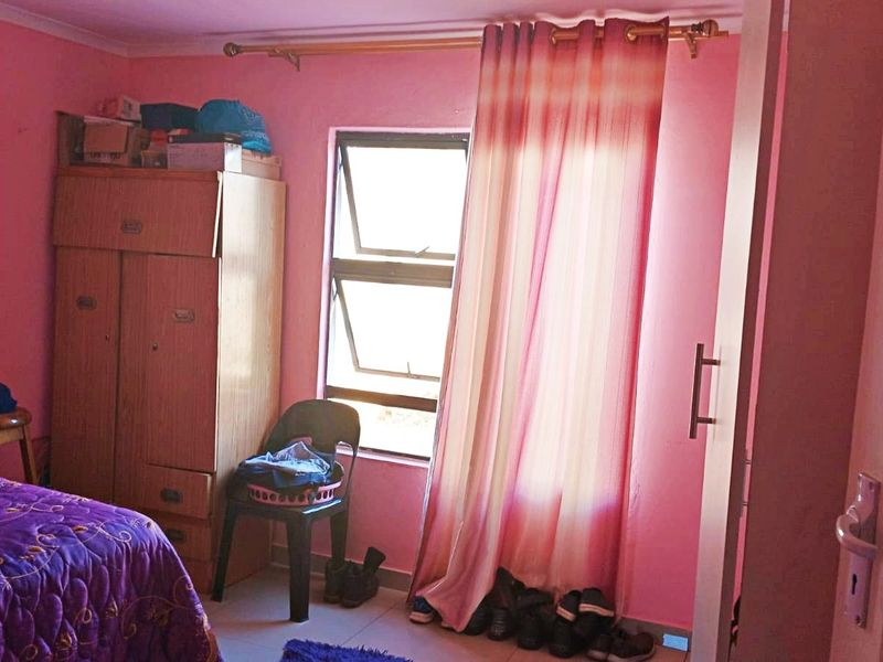 Beautiful 4-Bedroom Double-Storey Family Home - Photo 9