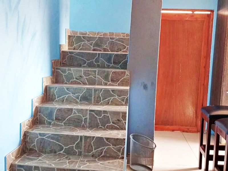 Beautiful 4-Bedroom Double-Storey Family Home - Photo 8