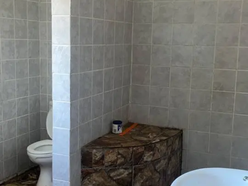 4 Bed House in Roosheuwel for Sale - Photo 2