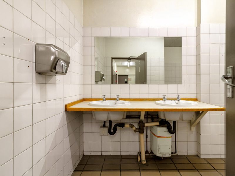 Versatile Commercial Building to Let in Prime CBD Location Ideal for Offices, Warehousing, Storage, or Residential Conversion Opportunity Rental excludes service fees, generator fee, water fee, and elevator service fee. - Photo 2