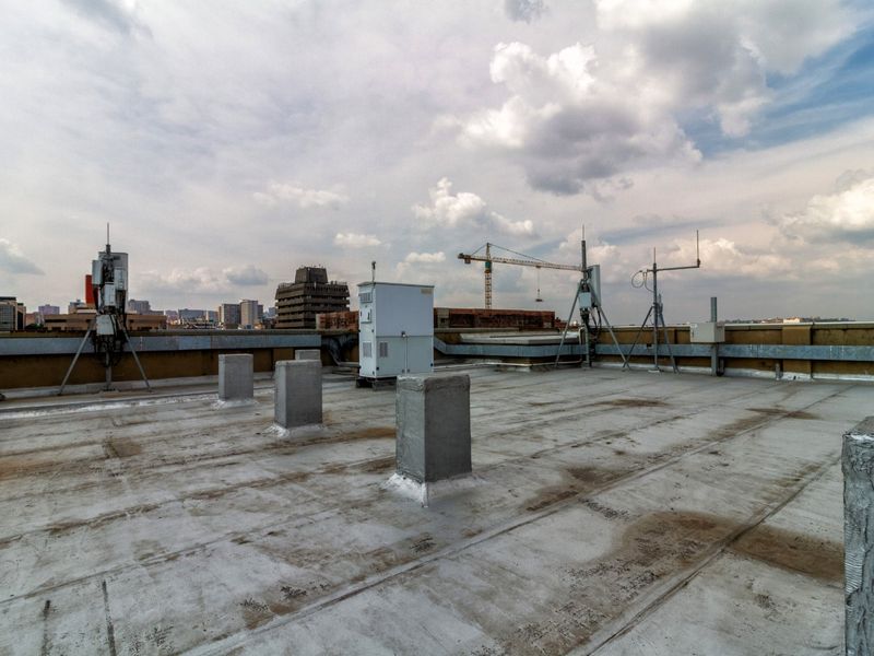 Versatile Commercial Building to Let in Prime CBD Location Ideal for Offices, Warehousing, Storage, or Residential Conversion Opportunity Rental excludes service fees, generator fee, water fee, and elevator service fee. - Photo 9