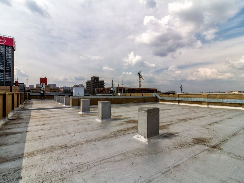 Versatile Commercial Building to Let in Prime CBD Location Ideal for Offices, Warehousing, Storage, or Residential Conversion Opportunity Rental excludes service fees, generator fee, water fee, and elevator service fee. - Photo 8