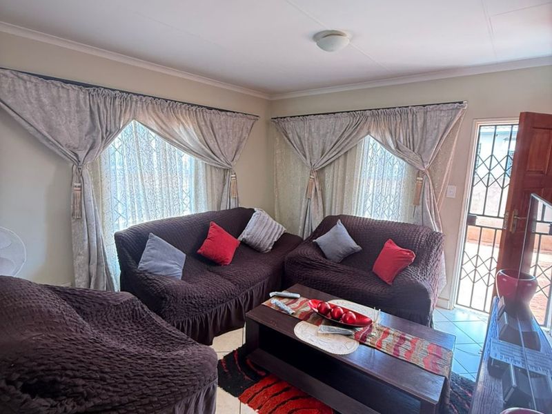 Charming 3-Bedroom, 1-Bathroom Home – Move-In Ready! - Photo 7