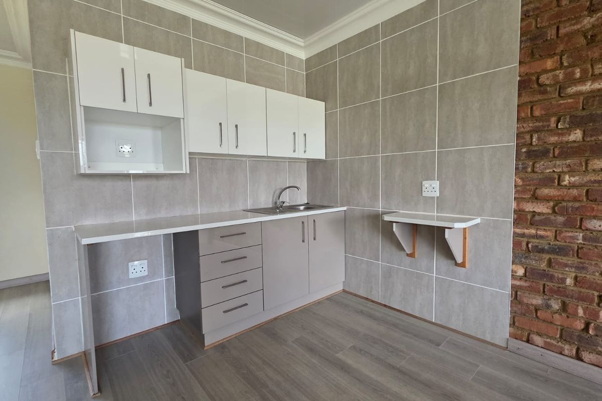 Spacious 2-Bedroom Flat To Rent in Meiringspark  - Photo 5