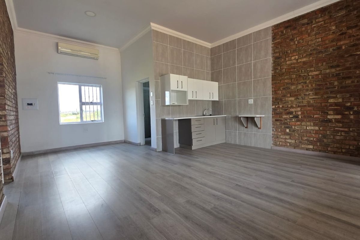 Spacious 2-Bedroom Flat To Rent in Meiringspark  - Photo 2