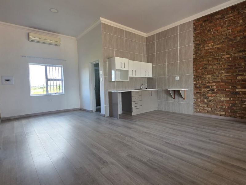 Spacious 2-Bedroom Flat To Rent in Meiringspark  - Photo 2