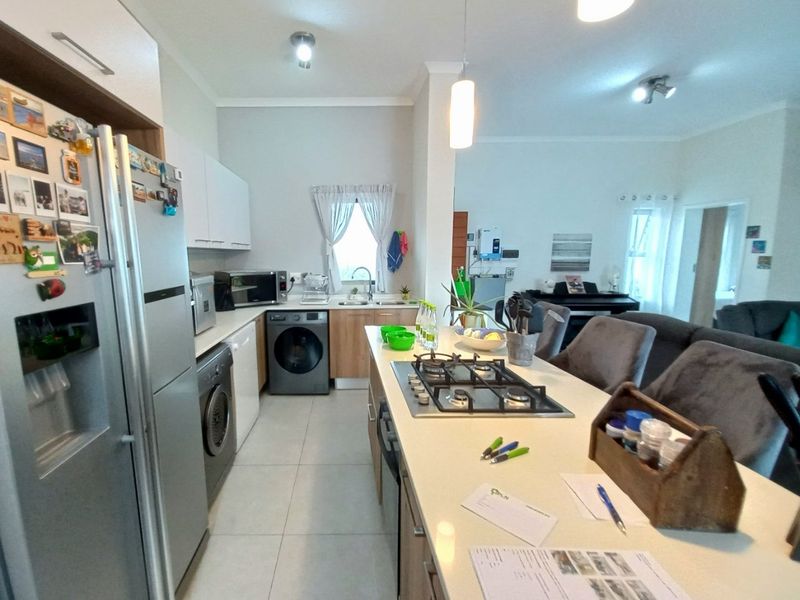 A Refined Residence of Modern Luxury with Inverter and Gas in the Prestigious Fish Eagle View Estate - Photo 9