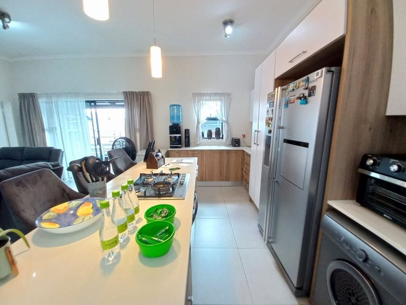 A Refined Residence of Modern Luxury with Inverter and Gas in the Prestigious Fish Eagle View Estate - Photo 7