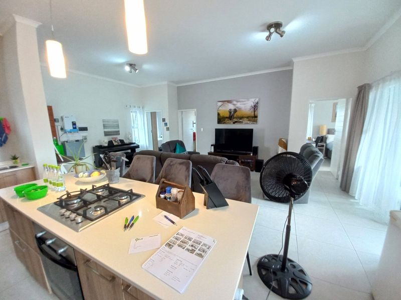 A Refined Residence of Modern Luxury with Inverter and Gas in the Prestigious Fish Eagle View Estate - Photo 8